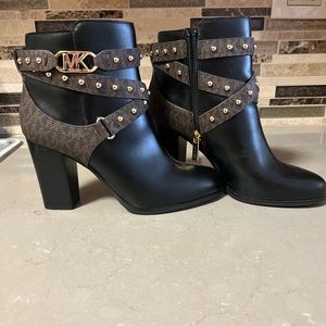 Like New Michael Kors boots